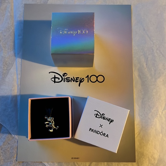 Pandora Disney 100th Anniversary Oswald Dangle Charm - Picture 9 of 11